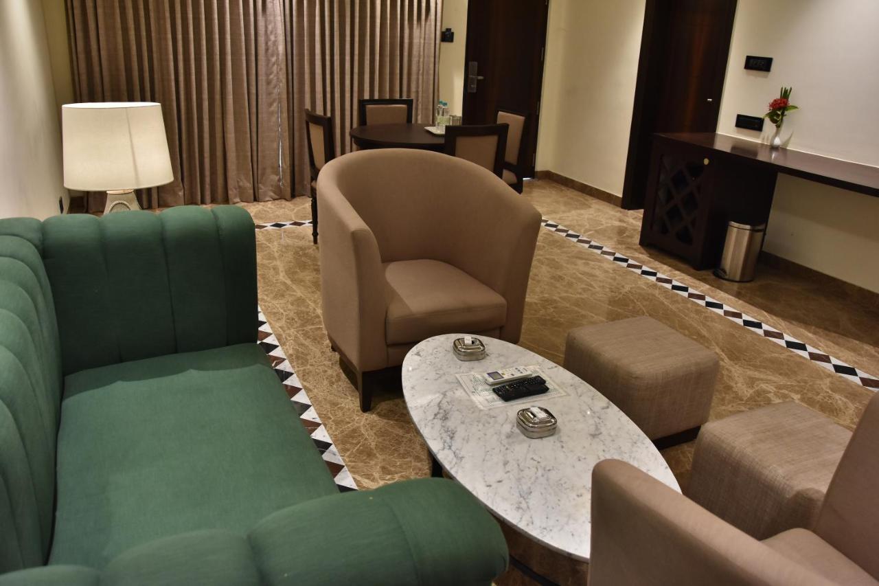 Poppys Vista Hotel Thirumurugan Poondi Экстерьер фото