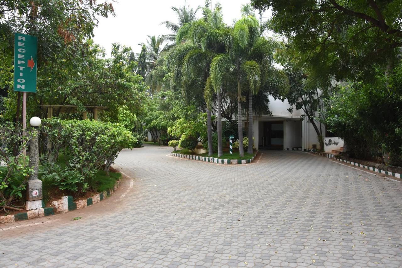 Poppys Vista Hotel Thirumurugan Poondi Экстерьер фото