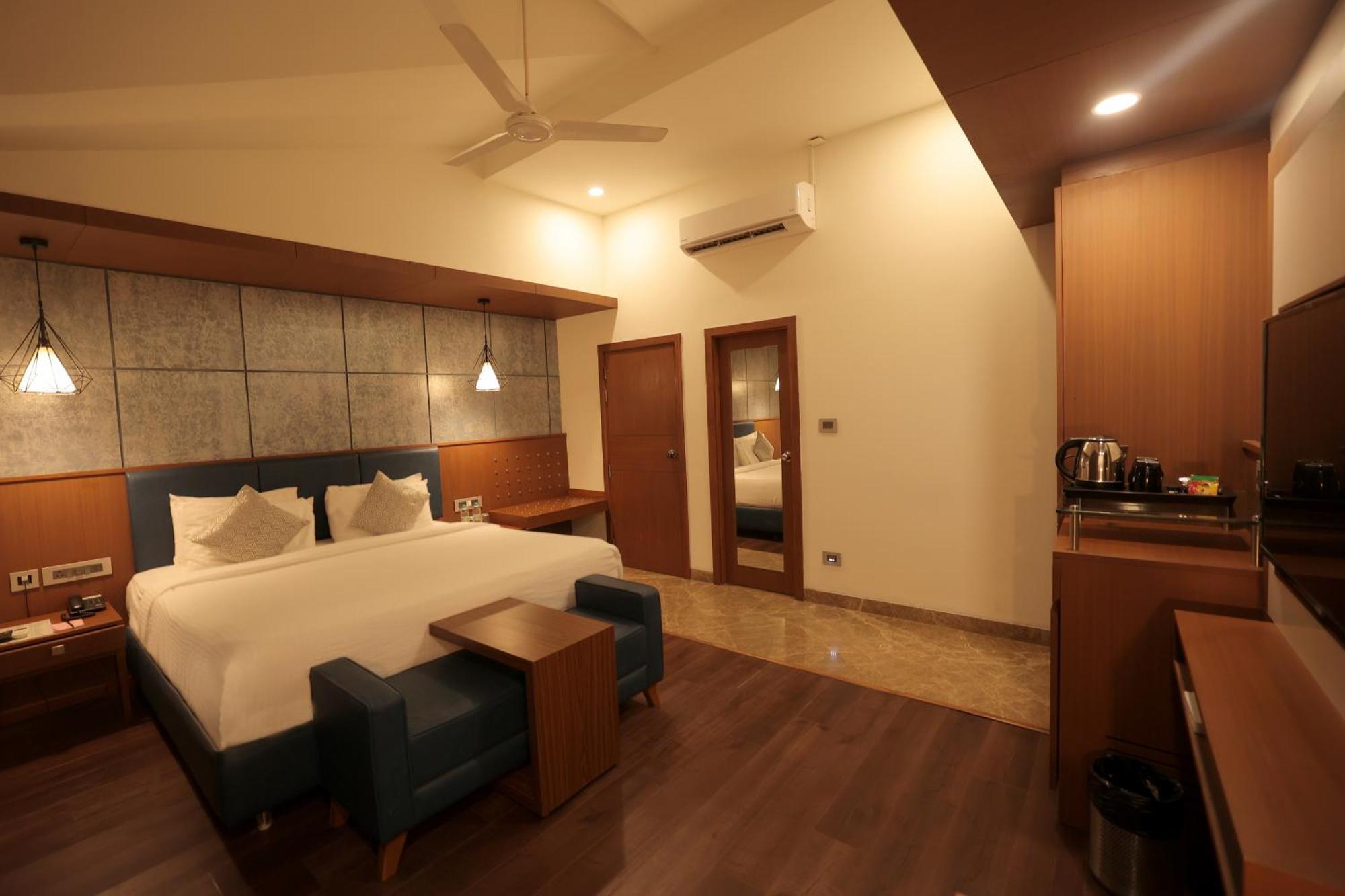 Poppys Vista Hotel Thirumurugan Poondi Экстерьер фото
